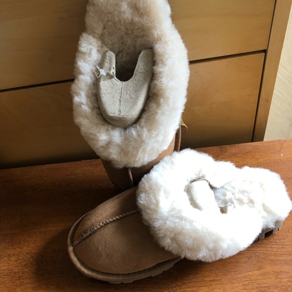 NEW Warm faux fur slippers, size 7 - Picture 3 of 4